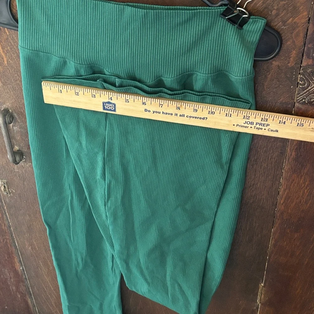 NVGTN Balsam Green Sports Bra and Leggings Set LG/XL - Picture 11 of 16